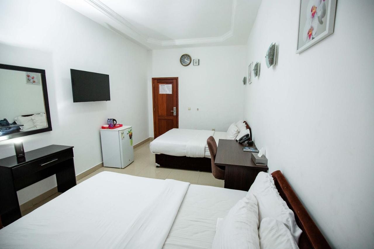 Hotel Everest Rd Congo 金沙萨 外观 照片