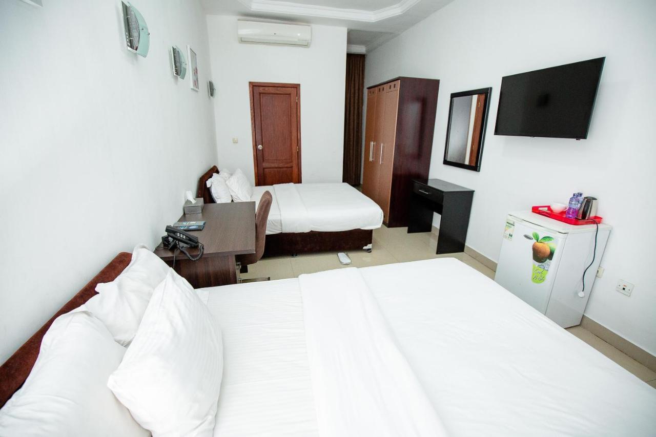 Hotel Everest Rd Congo 金沙萨 外观 照片