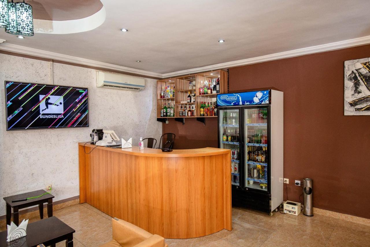 Hotel Everest Rd Congo 金沙萨 外观 照片