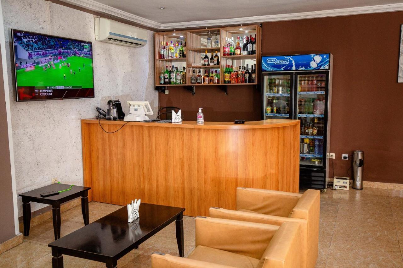 Hotel Everest Rd Congo 金沙萨 外观 照片