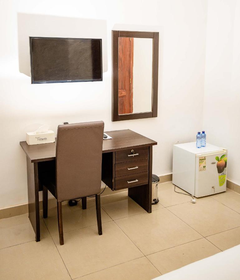 Hotel Everest Rd Congo 金沙萨 外观 照片