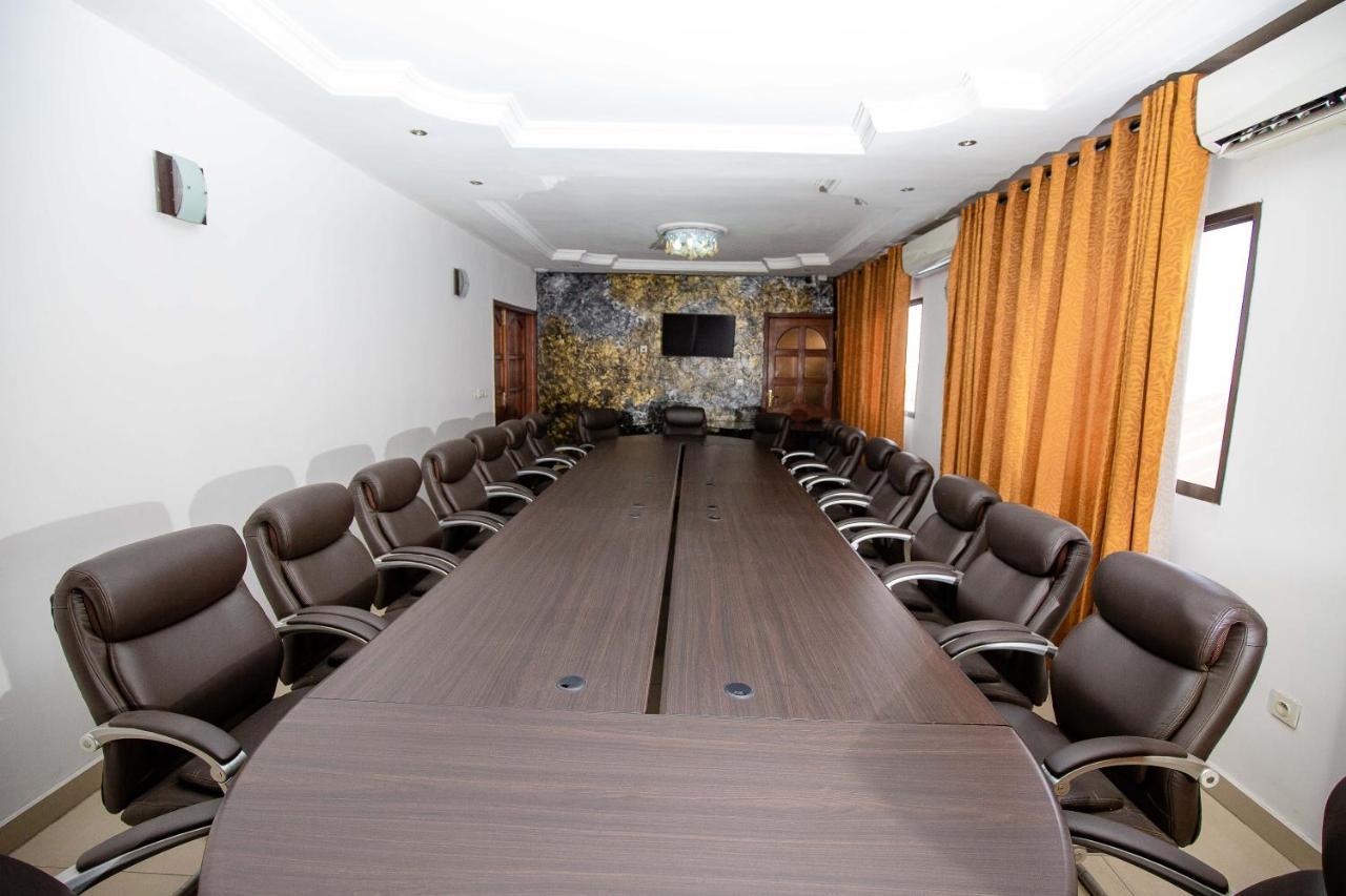 Hotel Everest Rd Congo 金沙萨 外观 照片