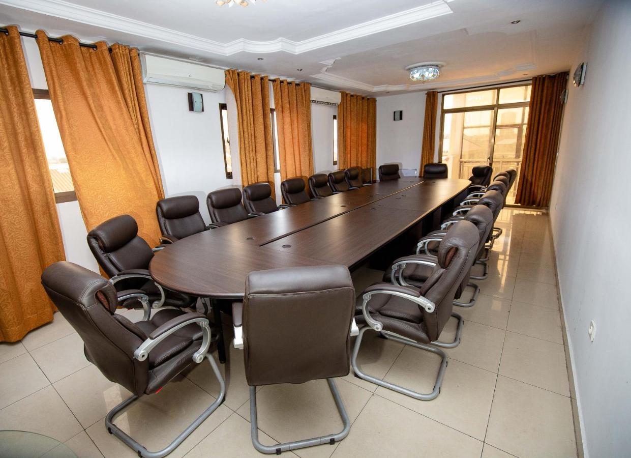 Hotel Everest Rd Congo 金沙萨 外观 照片